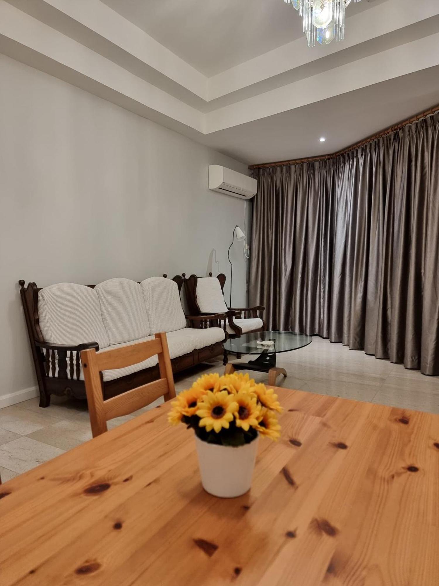 Cozzzy Hut Riverbank Suites Kuching With Spectacular River View Zewnętrze zdjęcie